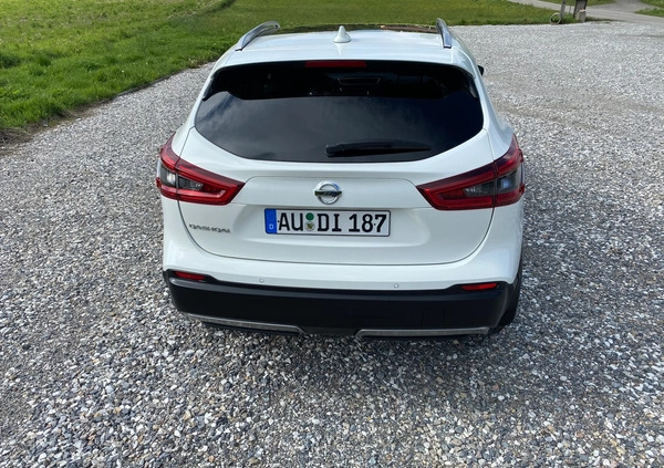 Nissan Qashqai cena 76999 przebieg: 125000, rok produkcji 2019 z Pabianice małe 704